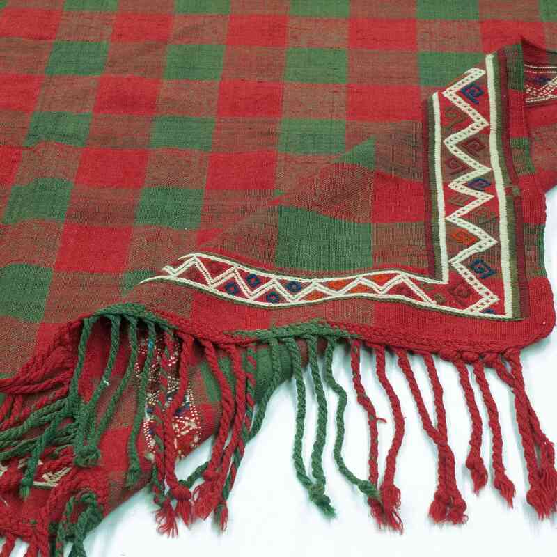 Red, Green Vintage Caucasian Verneh Rug - 5' 5" x 8' 11" (65" x 107") - K0020848