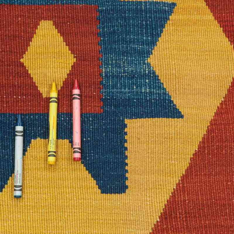 Kırmızı, Sarı Yeni Kök Boya El Dokuma Kilim - 226 cm x 256 cm - K0021091