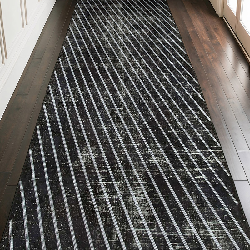 Negro Alfombra Turca bordada sobre teñida vintage - 141 cm x 372 cm - K0038697