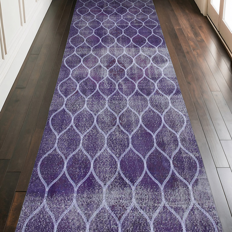 Púrpura Alfombra Turca bordada sobre teñida vintage - 131 cm x 382 cm - K0038720