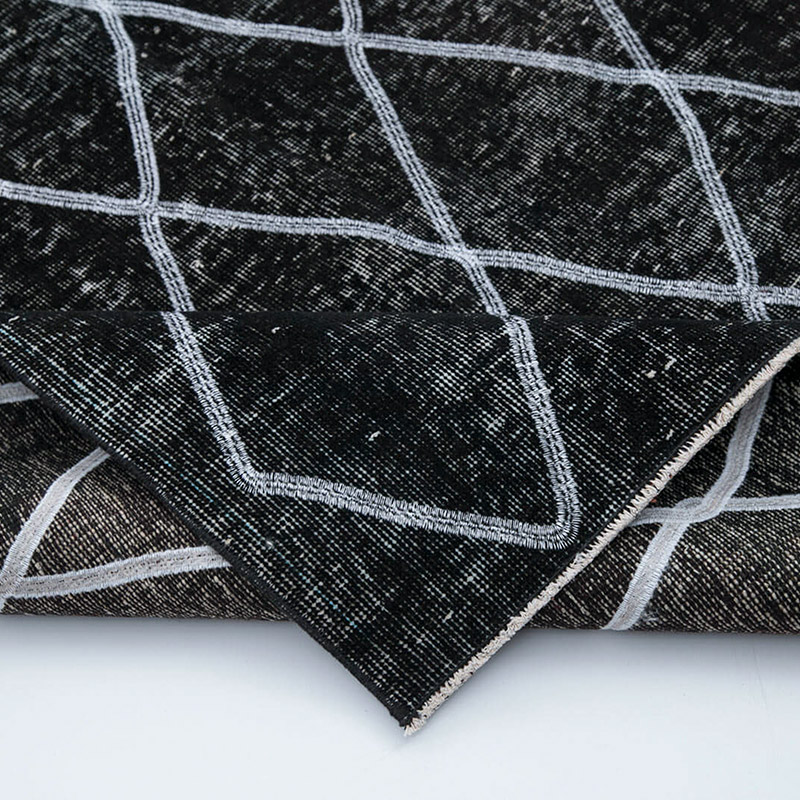 Negro Alfombra Turca bordada sobre teñida vintage - 147 cm x 367 cm - K0038768