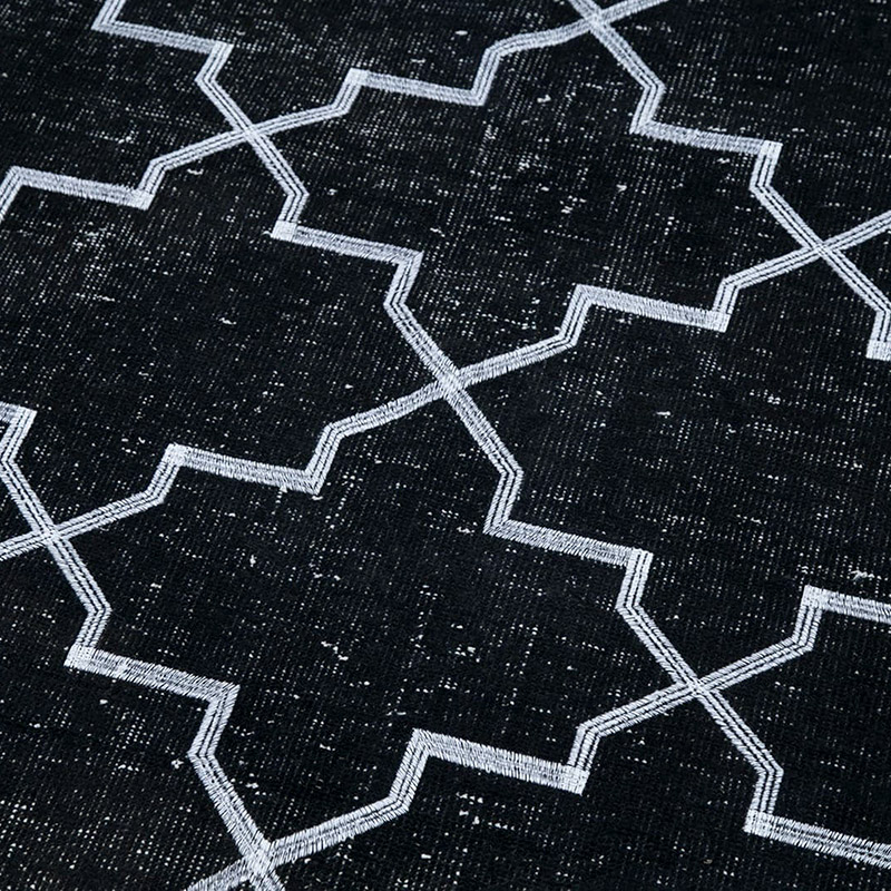 Negro Alfombra Turca bordada sobre teñida vintage - 142 cm x 350 cm - K0038806