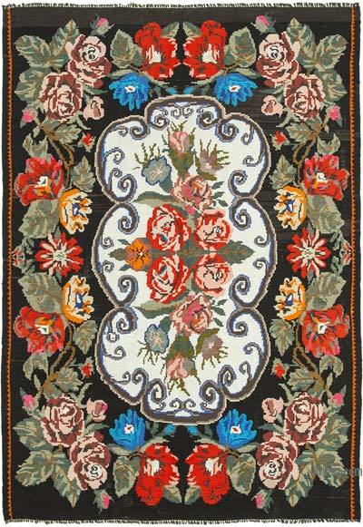 Vintage Handwoven Moldovan Kilim Rug - 6' 9" x 9' 7" (81 in. x 115 in.)