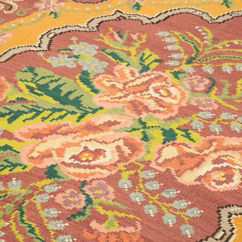 Vintage Handwoven Moldovan Kilim Rug - 6' 1" x 10' 3" (73 in. x 123 in.) - K0039118