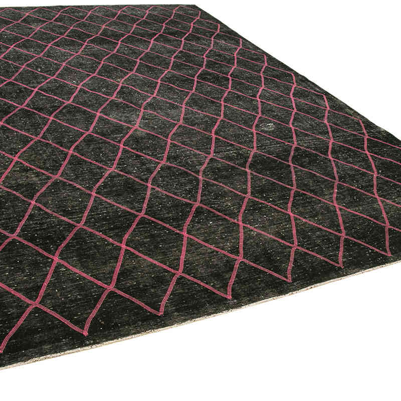 Siyah İşlemeli ve Boyalı El Dokuma Vintage Halı - 293 cm x 390 cm - K0042770