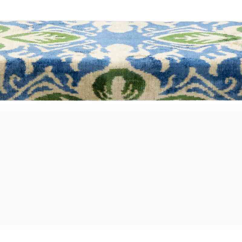 Bench Upholstered with Silk Velvet Ikat Fabric - K0054849