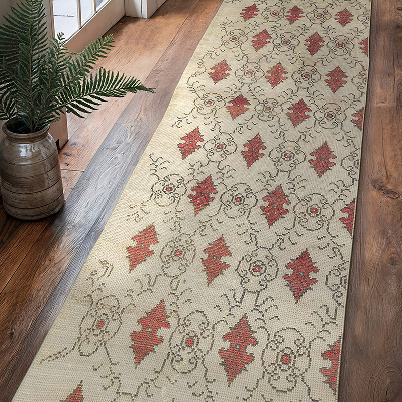 Vintage Turkish Hand-Knotted Runner - 2' 9" x 10' 6" (33" x 126") - K0056736