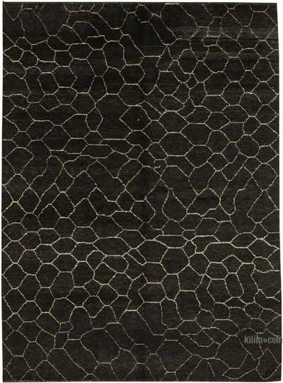 New Hand-Knotted Rug - 9'  x 12' 3" (108 in. x 147 in.)