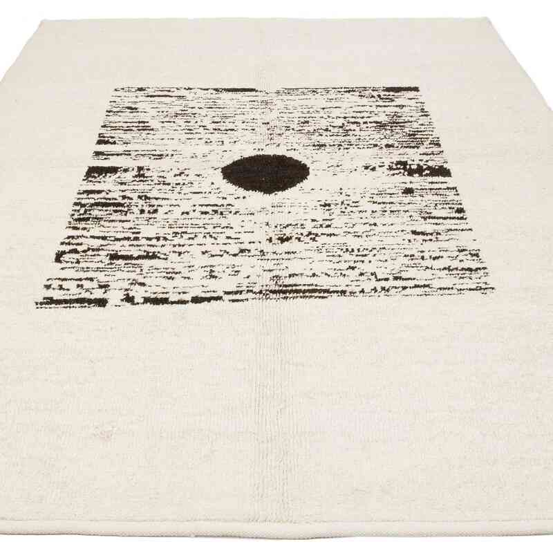 New Hand-Knotted Turkish Rug - 5' 10" x 7' 10" (70" x 94") - K0059709