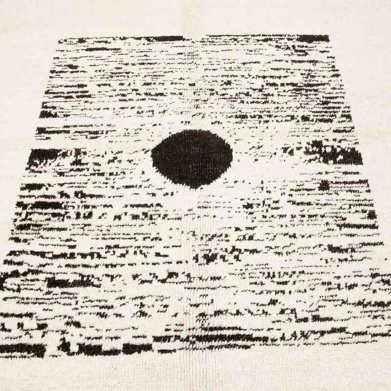 New Hand-Knotted Turkish Rug - 5' 10" x 7' 10" (70" x 94") - K0059709