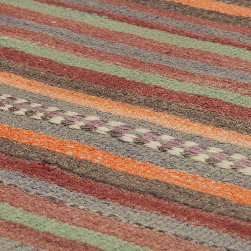 Vintage Turkish Kilim Rug - 4' 5" x 8' 7" (53" x 103") - K0060471