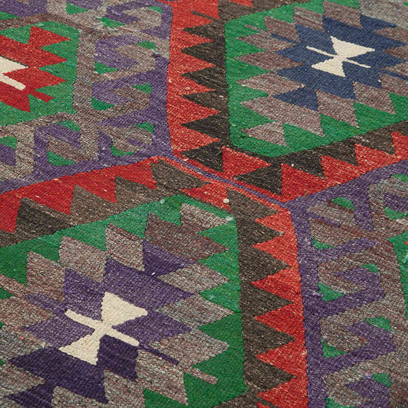Vintage Turkish Kilim Rug - 5' 4" x 9' 8" (64" x 116") - K0060474