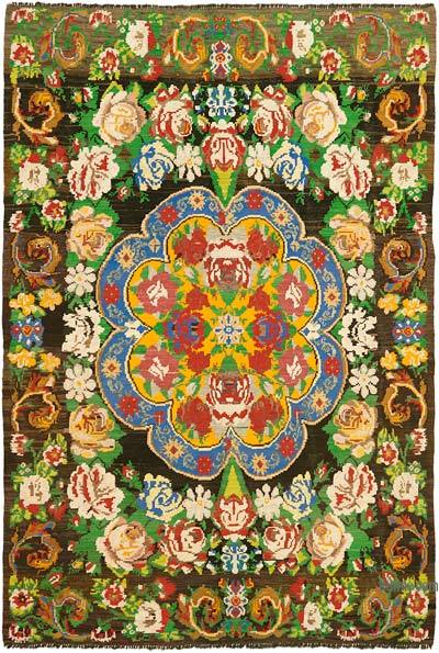 Vintage Handwoven Moldovan Kilim Rug - 6' 7" x 9' 8" (79 in. x 116 in.)