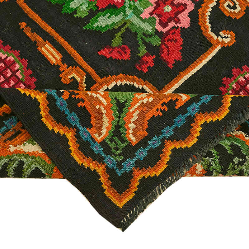 Vintage Handwoven Moldovan Kilim Rug - 6' 3" x 9' 1" (75" x 109") - K0062589