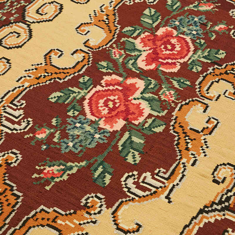 Vintage Handwoven Moldovan Kilim Rug - 5' 8" x 10' 1" (68" x 121") - K0062600