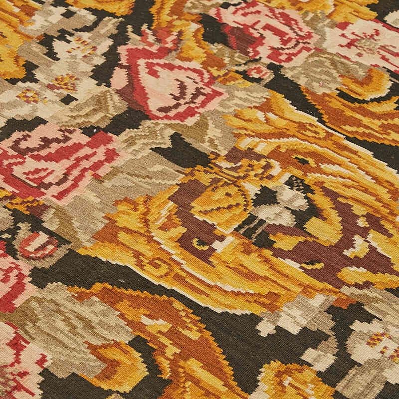 Vintage Handwoven Moldovan Kilim Rug - 6' 3" x 9' 3" (75" x 111") - K0062684