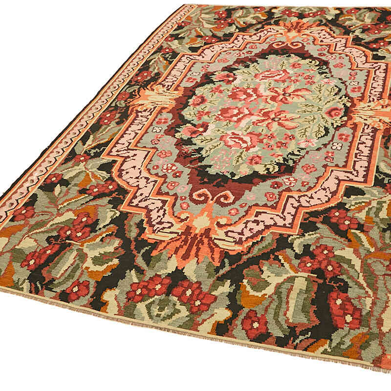 Vintage Handwoven Moldovan Kilim Rug - 6'  x 9' 1" (72" x 109") - K0062687