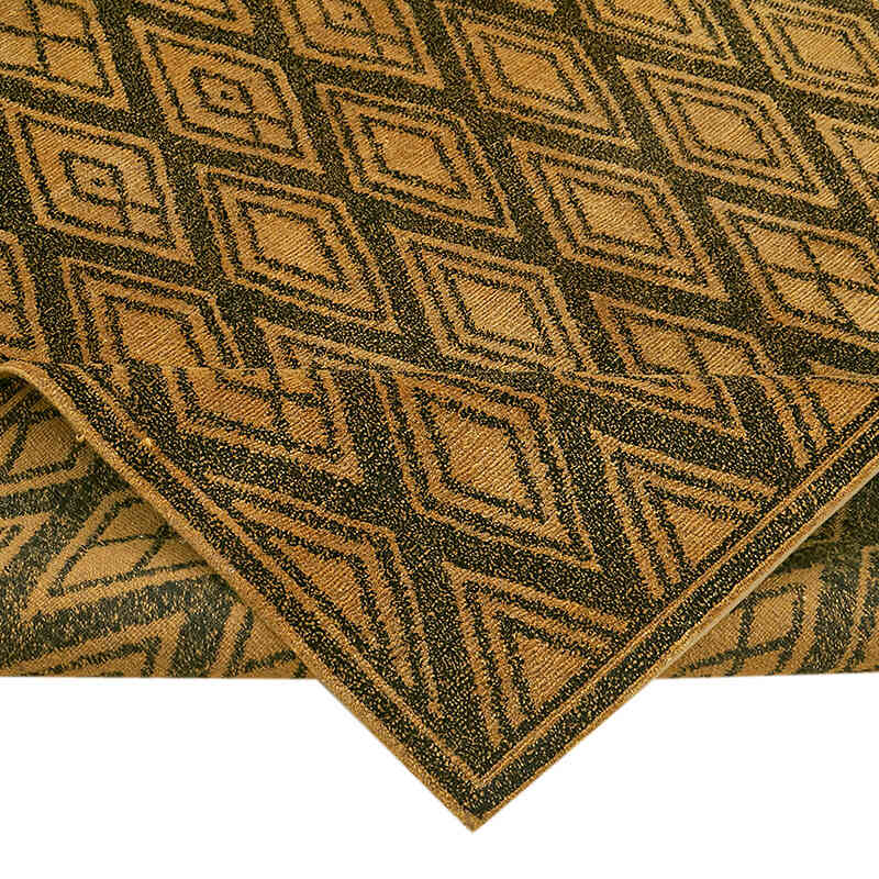 New Hand Knotted Wool Rug - 6' 1" x 8' 8" (73" x 104") - K0063209