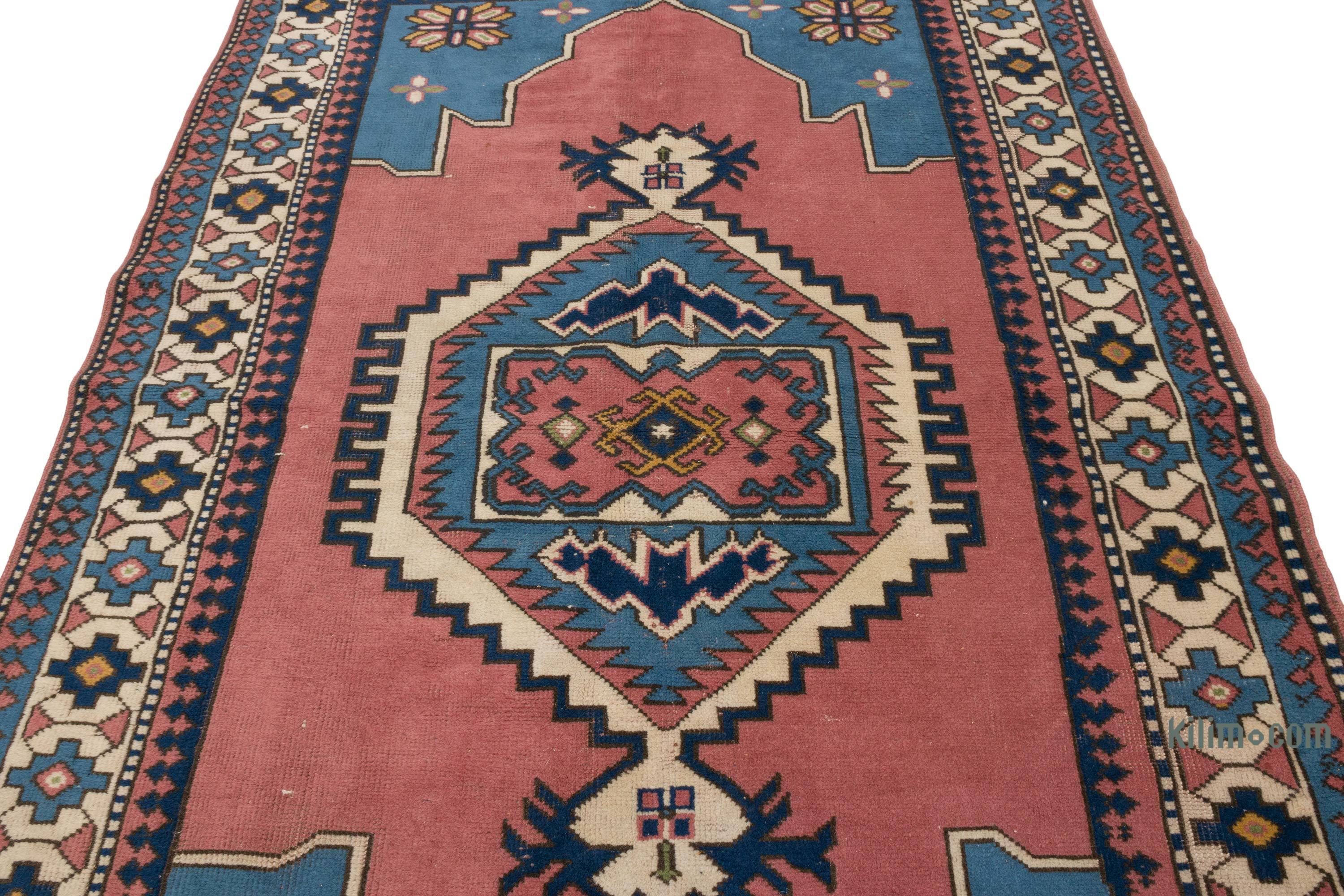 Vintage Turkish Hand-Knotted Rug - 5' x 7' 11