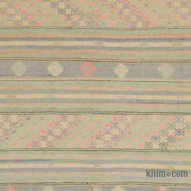 Vintage Anatolian Jijim Rug - 5' 5" x 9' 1" (65" x 109") - K0067743