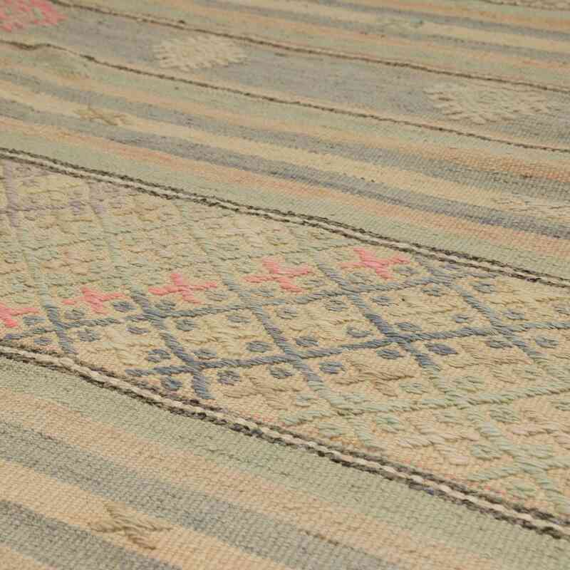 Vintage Anatolian Jijim Rug - 5' 5" x 9' 1" (65" x 109") - K0067743