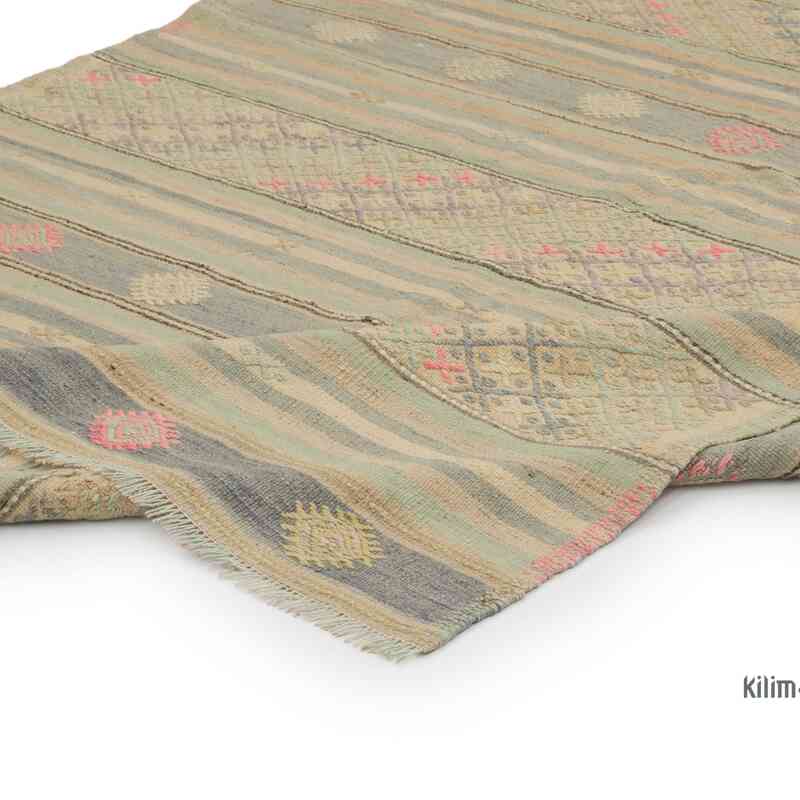 Vintage Anatolian Jijim Rug - 5' 5" x 9' 1" (65" x 109") - K0067743