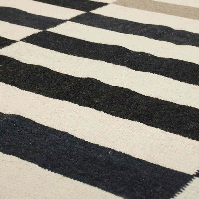 New Handwoven Turkish Kilim Rug - 8' 4" x 11' 7" (100" x 139") - K0069024