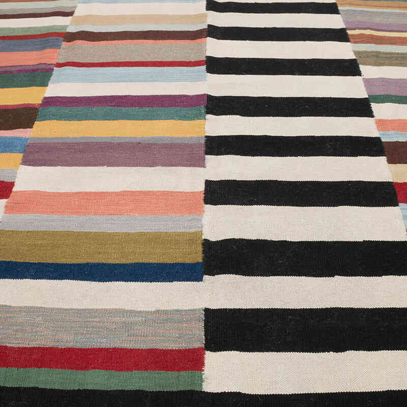 New Handwoven Turkish Kilim Rug - 6' 11" x 9' 9" (83" x 117") - K0069025