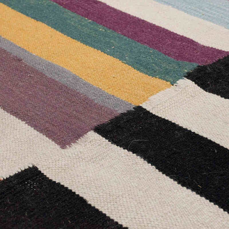 New Handwoven Turkish Kilim Rug - 6' 11" x 9' 9" (83" x 117") - K0069025