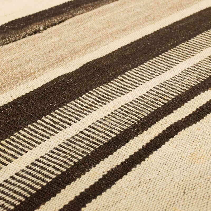 Vintage Anatolian Kilim Rug - 5' 3" x 6' 8" (63" x 80") - K0069420