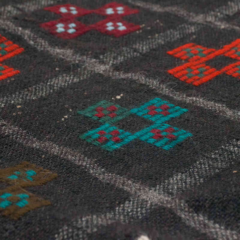 Vintage Anatolian Jijim Rug - 6' 4" x 10'  (76" x 120") - K0069587
