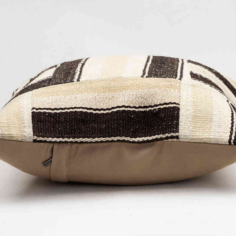 Kilim Pillow Cover - 1' 4" x 1' 4" (16" x 16") - K0070079