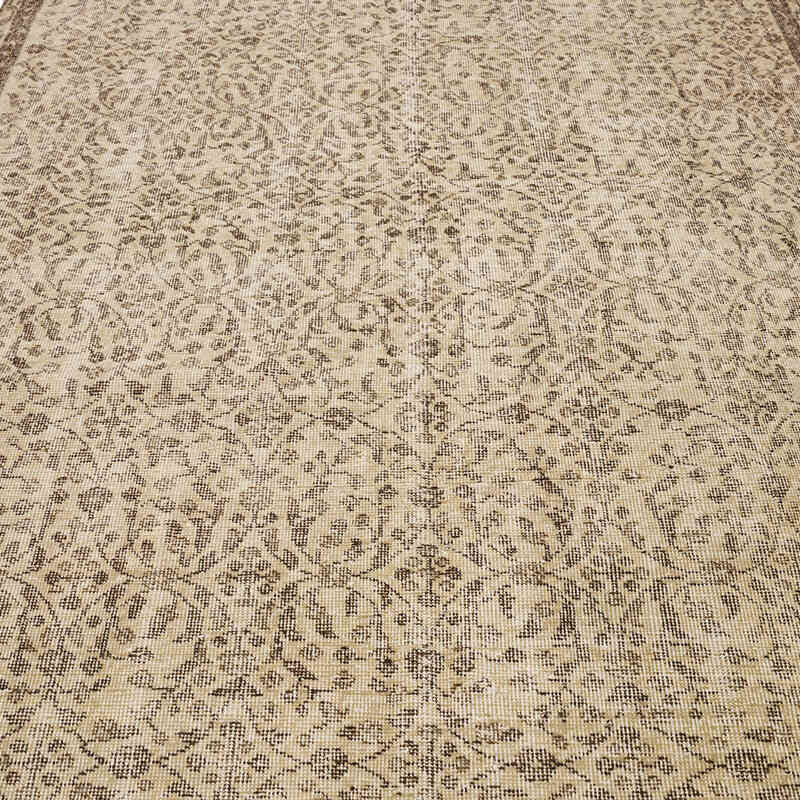 Vintage Turkish Hand-Knotted Rug - 5' 7" x 8' 8" (67" x 104") - K0070958