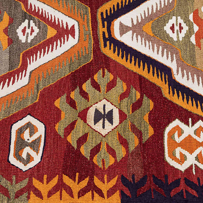Vintage Mut Kilim Rug - 5' 5" x 10' 11" (65" x 131") - K0071038