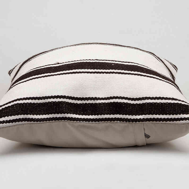 Kilim Pillow Cover - 1' 8" x 1' 8" (20" x 20") - K0071613