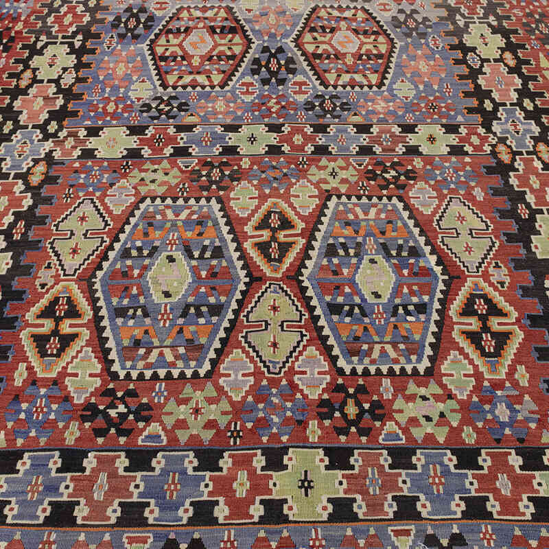 Vintage Esme Kilim Rug - 5' 9" x 10' 1" (69" x 121") - K0071901