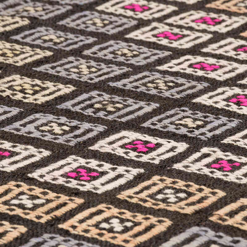Vintage Anatolian Jijim Rug - 4' 11" x 6' 9" (59" x 81") - K0073257