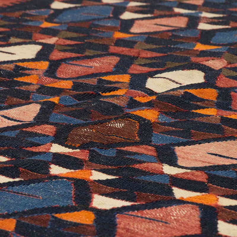 Vintage Caucasian Kilim Rug - 5'  x 10'  (60" x 120") - K0073993
