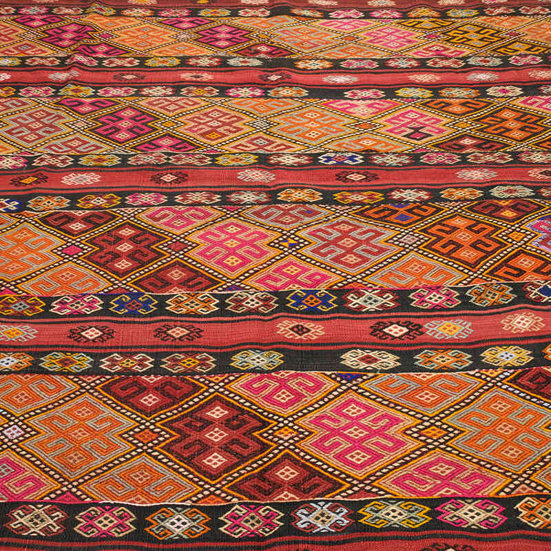 Vintage Artvin Kilim Rug - 7' 3" x 7' 9" (87" x 93") - K0074003