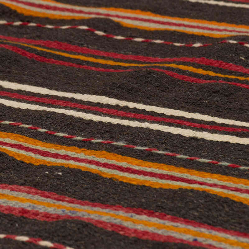 Vintage Anatolian Kilim Rug - 5' 9" x 10' 9" (69" x 129") - K0074648