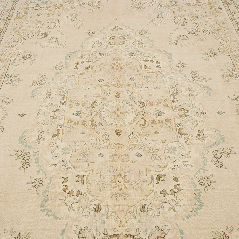 Vintage Hand-Knotted Oriental Rug - 7' 1" x 10' 9" (85" x 129") - K0075731