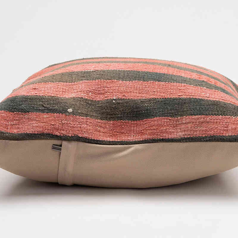 Kilim Pillow Cover - 1' 8" x 1' 8" (20" x 20") - K0076355