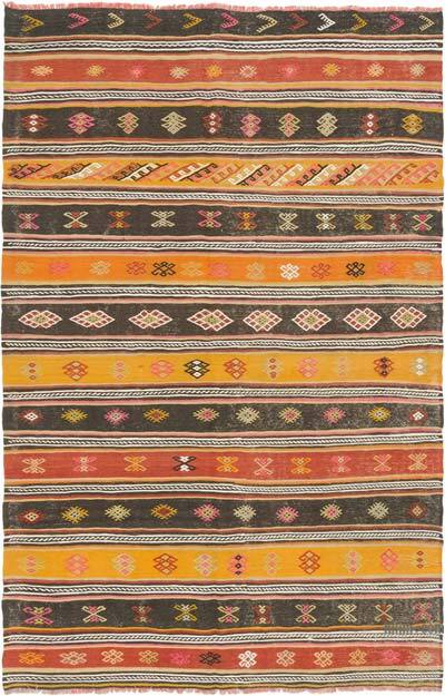 Vintage Turkish Kilim Rug - 5' 7" x 8' 10" (67" x 106")