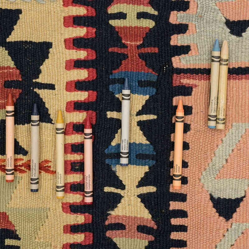 New Handwoven Turkish Kilim Rug - 3' 11" x 5' 4" (47" x 64") - K0077670