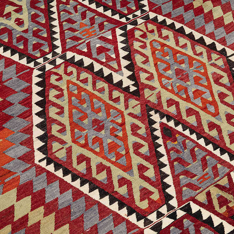 Vintage Esme Kilim Rug - 5' 8" x 7' 10" (68" x 94") - K0077729
