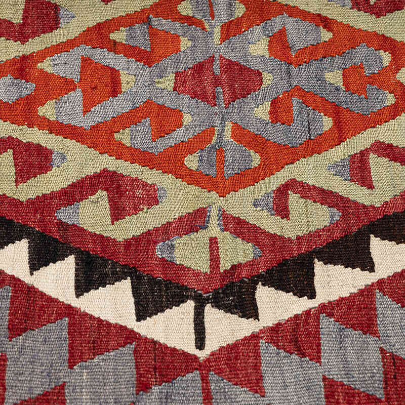 Vintage Esme Kilim Rug - 5' 8" x 7' 10" (68" x 94") - K0077729