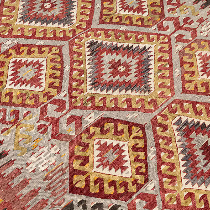 Vintage Esme Kilim Rug - 5' 2" x 9' 7" (62" x 115") - K0077765