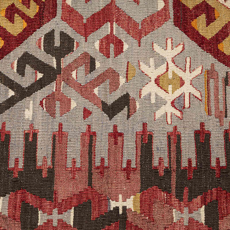 Vintage Esme Kilim Rug - 5' 2" x 9' 7" (62" x 115") - K0077765