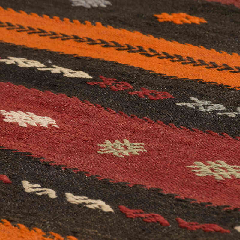 Vintage Turkish Kilim Rug - 5' 9" x 9'  (69" x 108") - K0077855