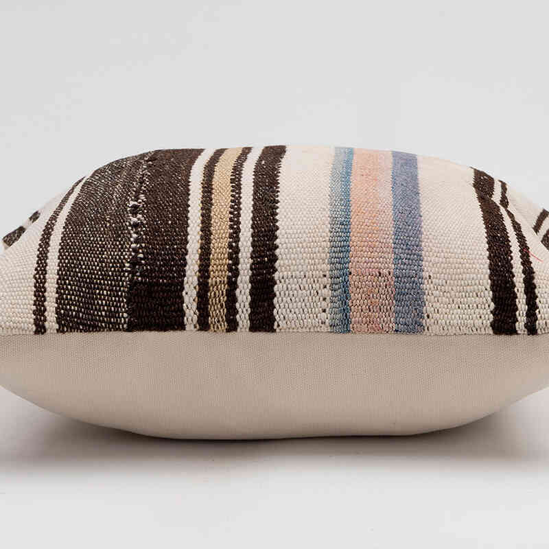 Kilim Pillow Cover - 1' 4" x 1' 4" (16" x 16") - K0078258